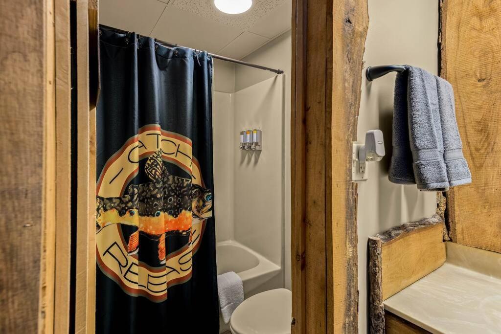 Stonegate Lodge King Bed Wifi 50 In Roku Tv Salt Water Pool Room # 101 Eureka Springs Exterior foto