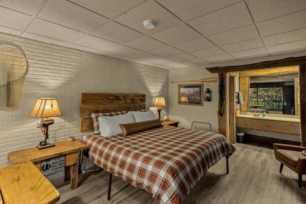 Stonegate Lodge King Bed Wifi 50 In Roku Tv Salt Water Pool Room # 101 Eureka Springs Exterior foto